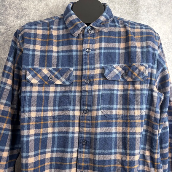 Patagonia Long-Sleeved Fjord Flannel Shirt in Independence New Navy Size Large - Picture 3 of 9